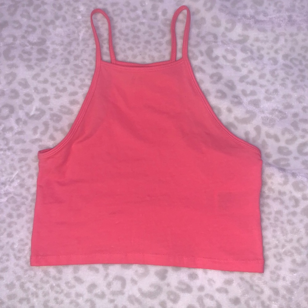 This cropped tank top is from H&M the size is S color is pink